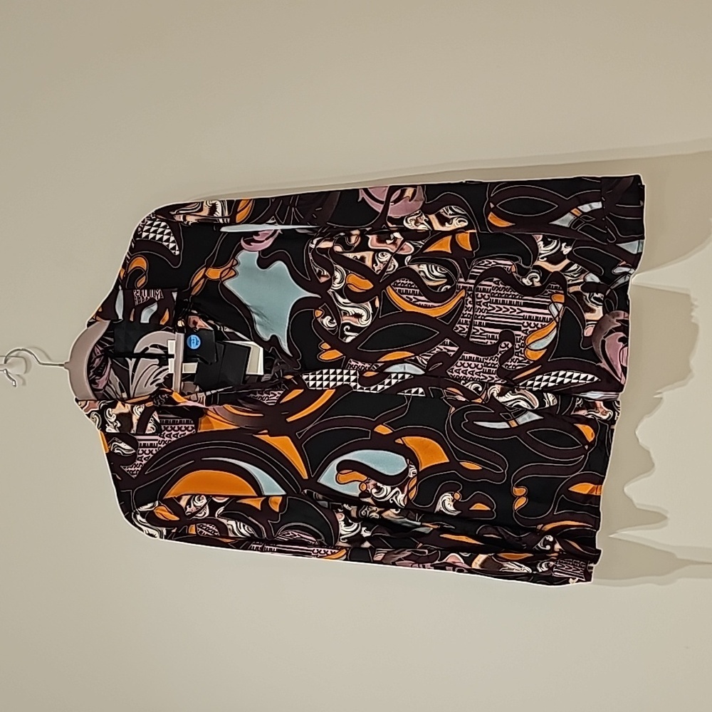 Versace nwt 100% silk size IT 42 button up blouse